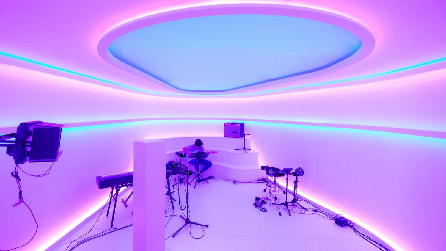 MNM LUX session studio with RGBW LED strips in the ceiling